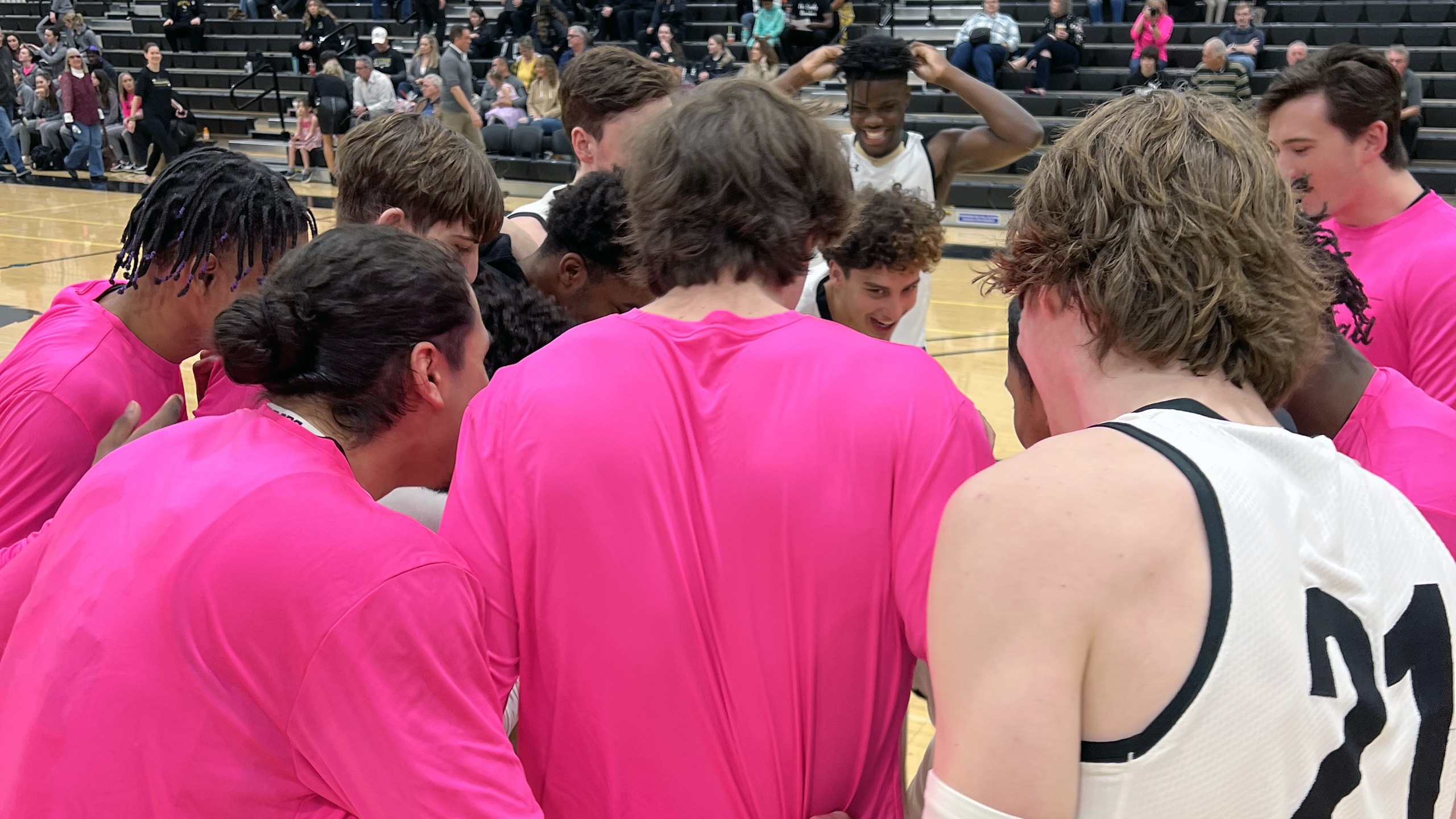 Men's Basketball Wins Nail-Biter over Feather River, 83-81