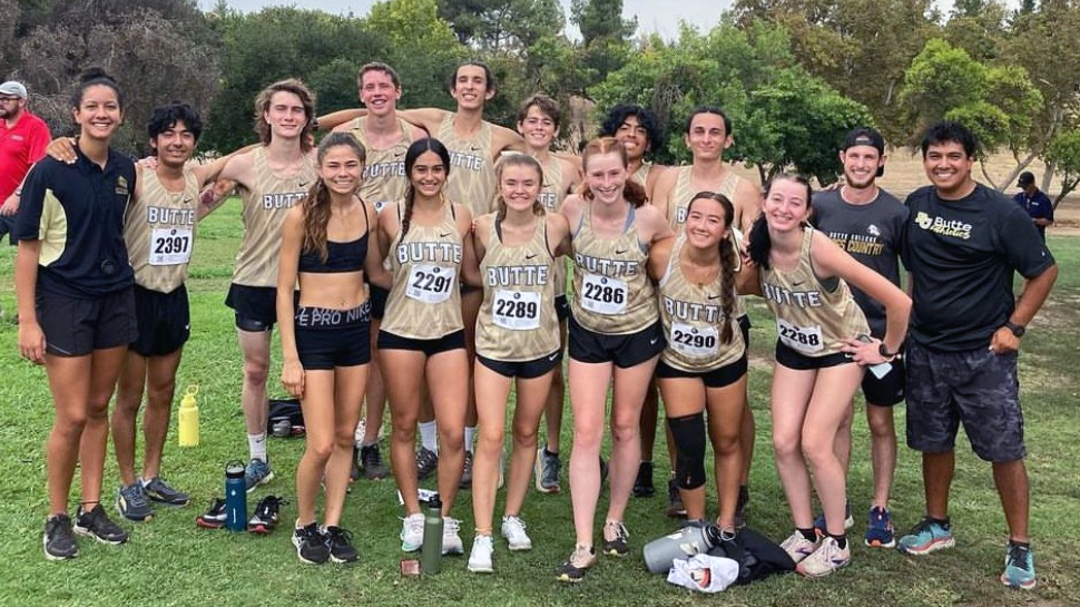 Cross Country Opens 2022 at Fresno Invite