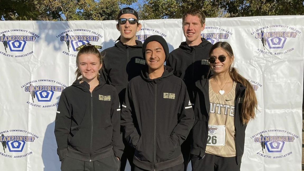 Five Runners Compete at CCCAA Championships
